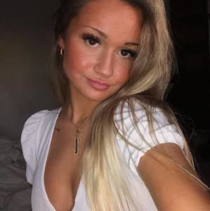 Meet your Posher, Lily rose